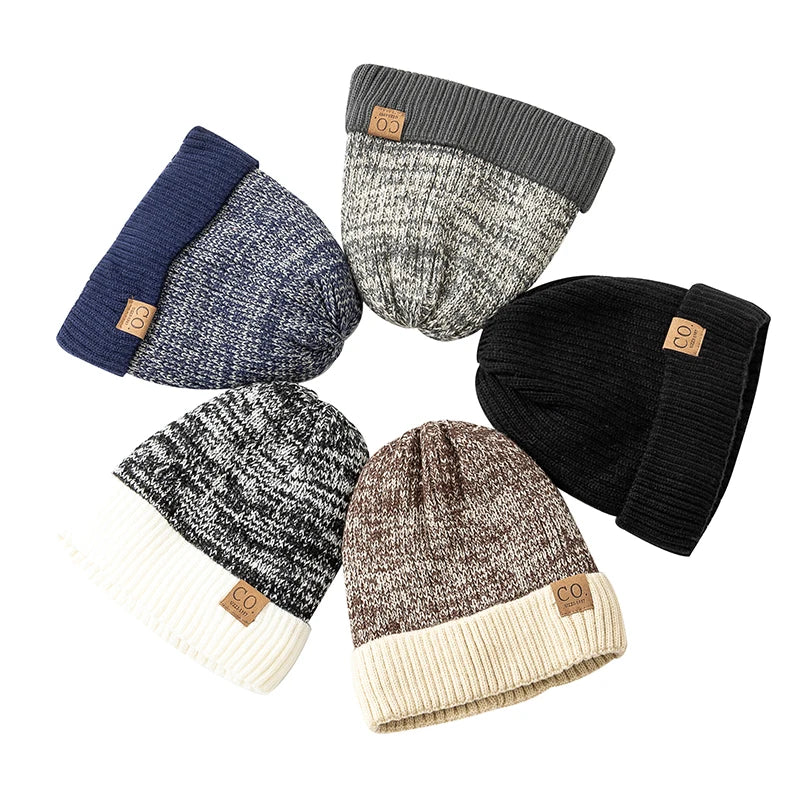 Nuevos sombreros de invierno Unisex de dos tonos, añaden forro de piel, gorro cálido a la moda para hombres y mujeres, gorros tejidos informales para invierno